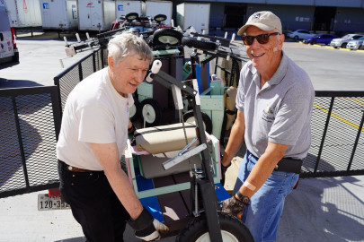 Sistema DIF recibe donación de 50 carros de movilidad para personas con discapacidad