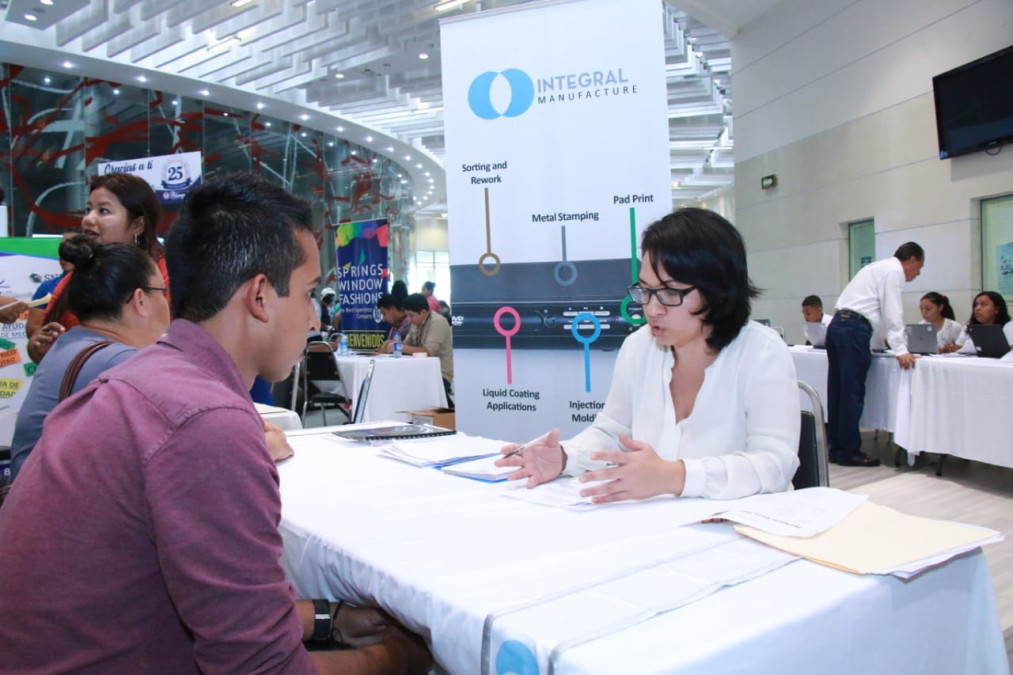 Inauguran Feria de Empleo y arrancan programa “Medios Tiempos Laborales” para estudiantes