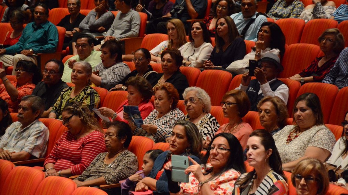Entrega Maki reconocimientos en Encuentro de la Juventud Sinfónica Tamaulipeca