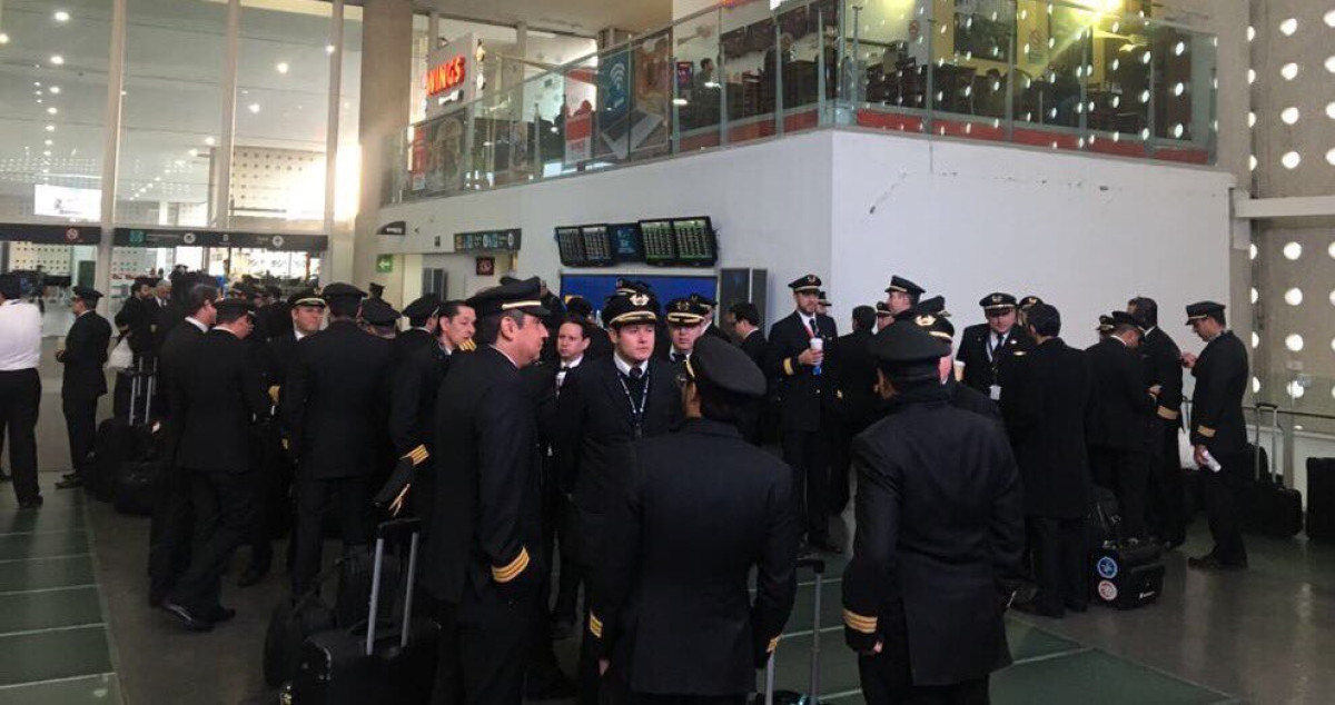 ASPA se deslinda de protestas de pilotos en AICM