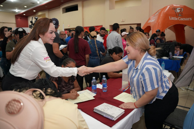 Acuden más de 2 mil ciudadanos a Feria del Empleo del Gobierno de Nuevo Laredo
