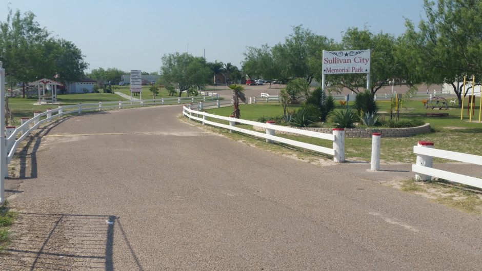 Encuentran tres cuerpos cerca de Sullivan City