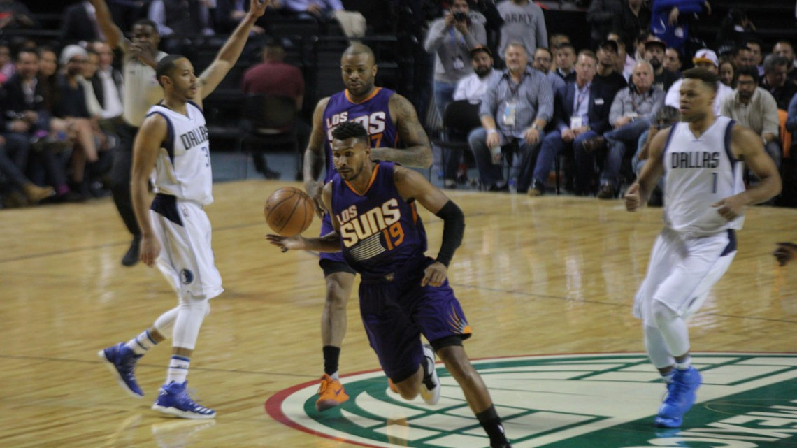 Se imponen Mavericks de Dallas 113-108 a Suns de Phoenix  en la CDMX