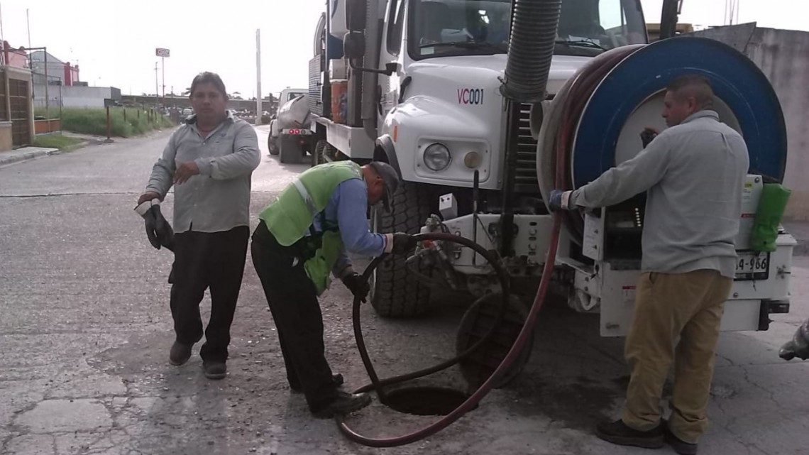 Avanza COMAPA con sondeo y limpieza en drenajes de Reynosa