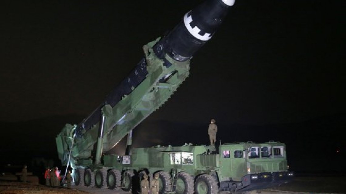 Así celebró Kim Jong Un el lanzamiento de un misil