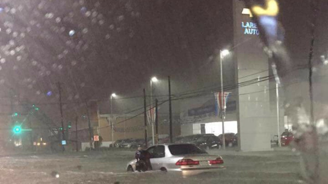 Lluvia deja inundaciones severas en Nuevo Laredo