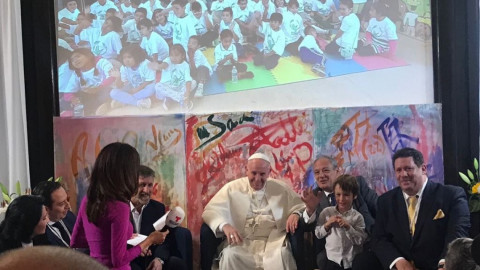 Papa Francisco conversa vía satélite con niños de Jojutla 