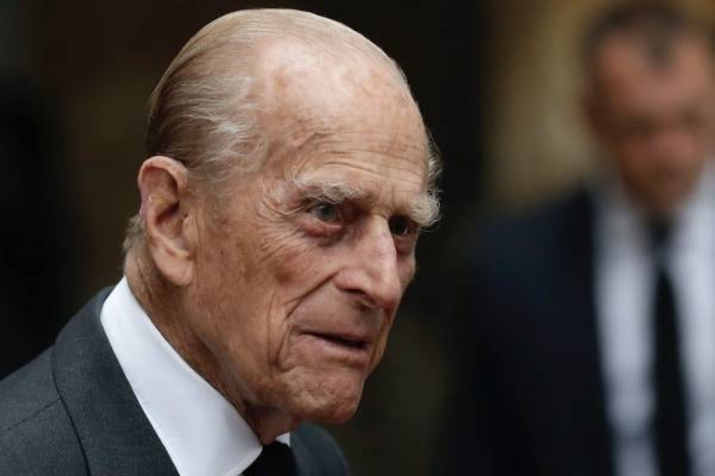 Operan del corazón con éxito al príncipe Felipe 