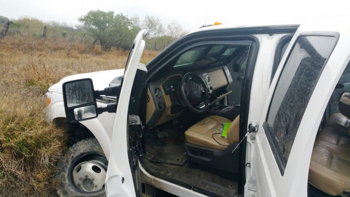 Decomisan camioneta blindada y marihuana