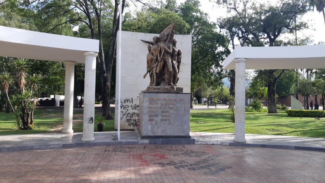 Feministas protestan por no ser incluidas para crear Ley Olimpia