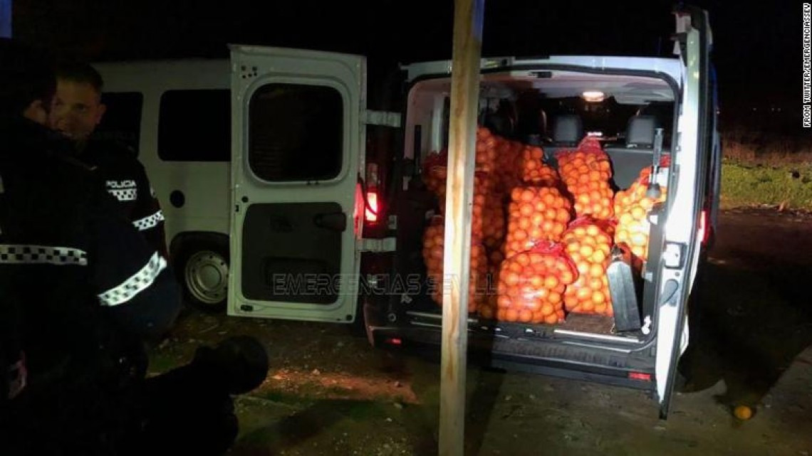 Detienen a cinco personas por robar 4 mil kilos de naranjas