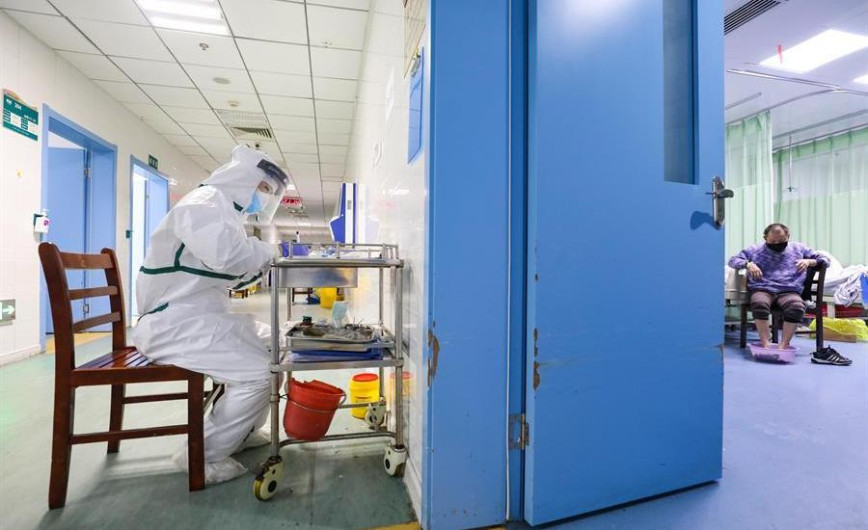 Fallece estadounidense por coronavirus en Wuhan, China