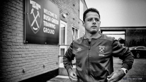 Aficionado recibe a Chicharito al ritmo de `La Bamba´