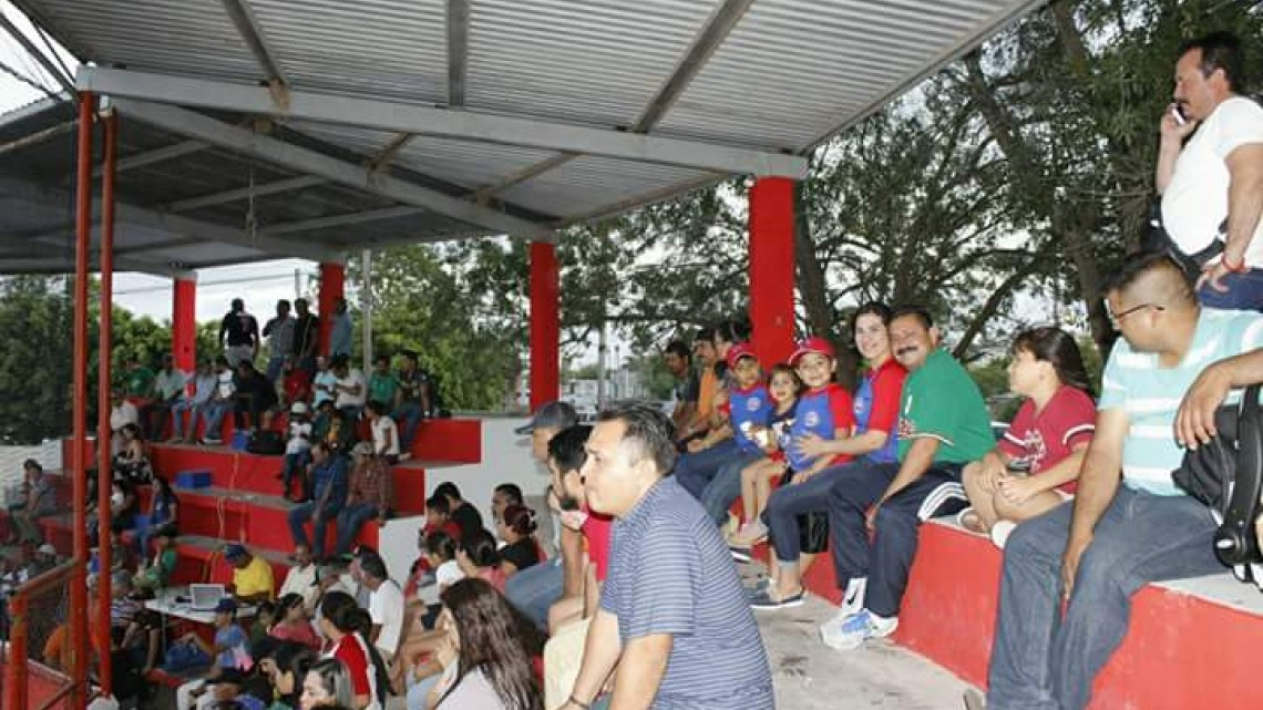 Juegan final de Torneo Distrital de Béisbol