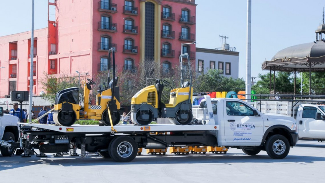 Entrega Alcaldesa equipamiento a dependencias municipales