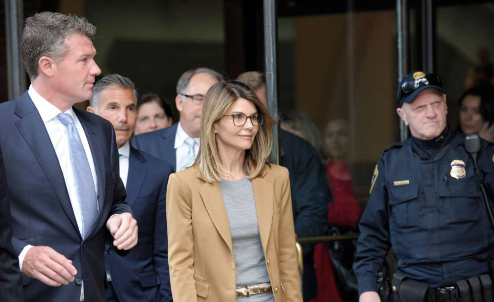 Lori Loughlin se declara inocente de escándalo universitario