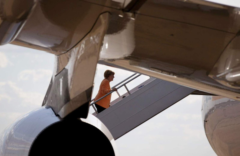El avión de Angela Merkel hace aterrizaje de emergencia