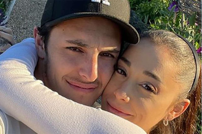 Ariana Grande y Dalton Gómez se separan