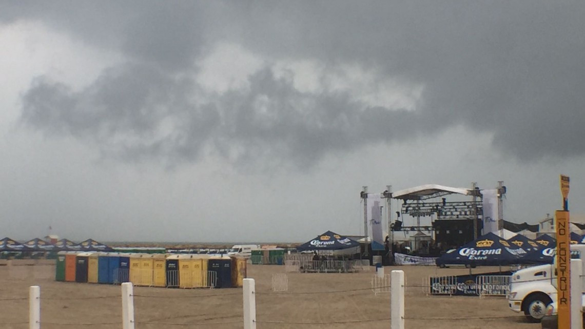 Jueves santo inicia con lluvia en Miramar