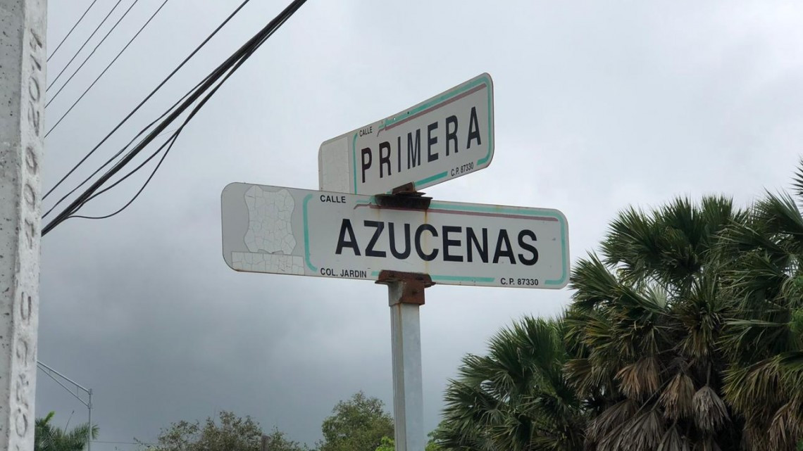 Retiran barricadas de la calle Primera y Azucenas