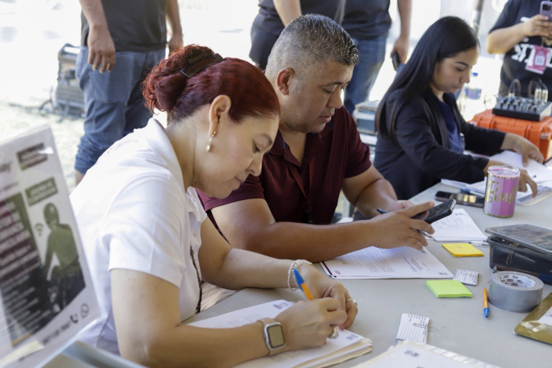 Llevan más de 400 vacantes a familias de la colonia La Fe con el programa “Empleo en tu Colonia”
