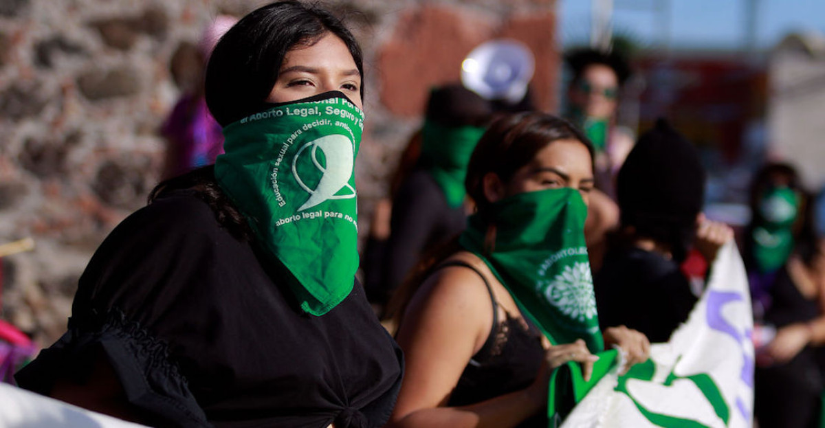 Guatemala prohíbe matrimonios igualitarios y aumenta sanciones por aborto