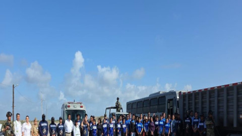 Marina participa en la campaña nacional de limpieza de playas en Tamaulipas