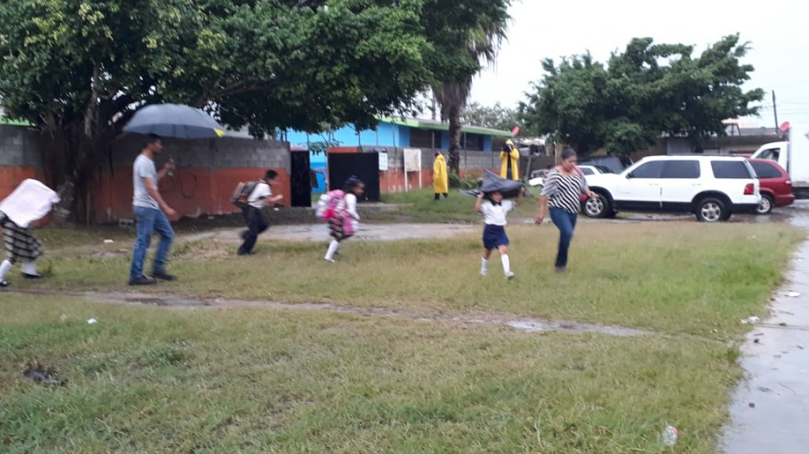 Sin avance solución para evitar inundaciones en dos escuelas