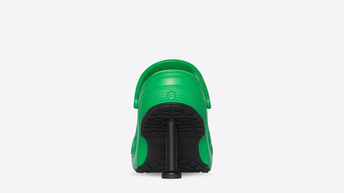 Balenciaga presenta los ¿Crocs con tacón?