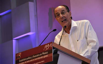 Presidente de la BMV da positivo a prueba de coronavirus