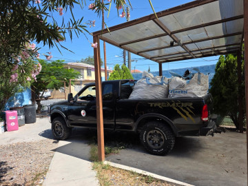 Donan camioneta a fundación para niños con cáncer