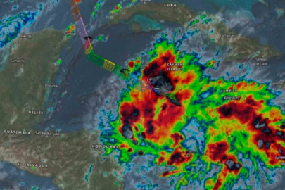 SMN asegura que depresión Tropical 14 tocará tierra mañana en Quintana Roo
