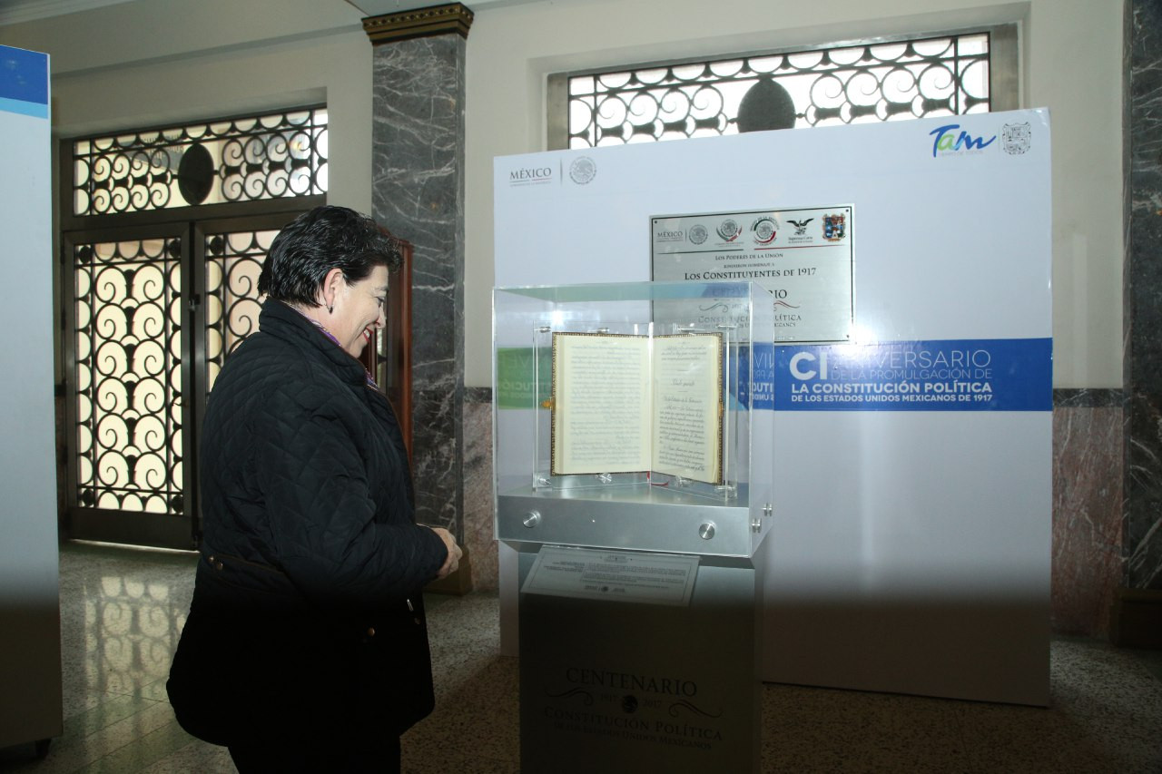 Invitan a visitar facsímil de la Constitución de 1917