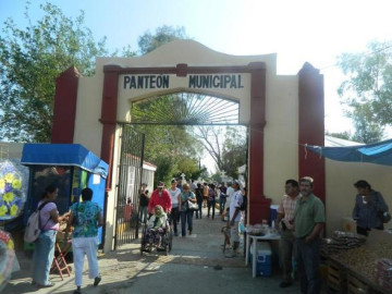 Panteones abarrotados este 10 de Mayo