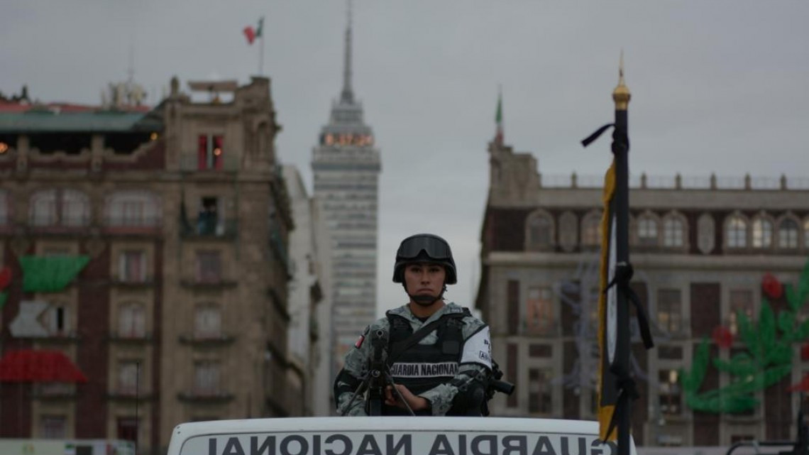 Encabeza López Obrador  desfile militar en el Zócalo capitalino