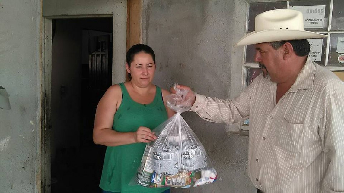 Llevan apoyos al sur del municipio de Miguel Alemán