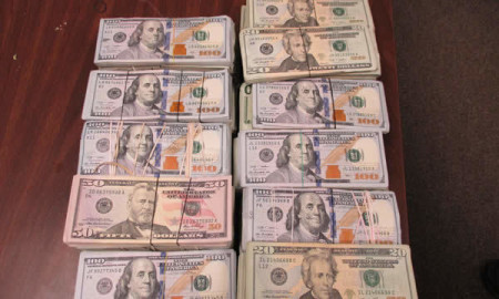 Detienen a hombre que viajaba a Reynosa con 163 mil dólares