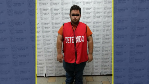 Detienen a hombre por robo de vehículo