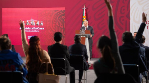 Ex presidentes, INE, colectivos feministas, esto y más en conferencia matutina de AMLO 
