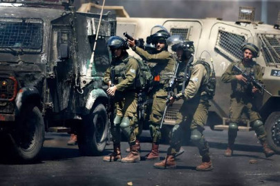 Hamás libera nuevo grupo de rehenes en segundo día de tregua; Israel entrega 39 palestinos