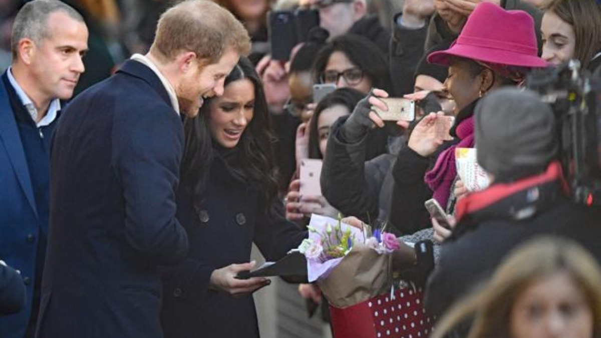 Príncipe Enrique y Meghan Markle conmemoran Día Mundial del SIDA