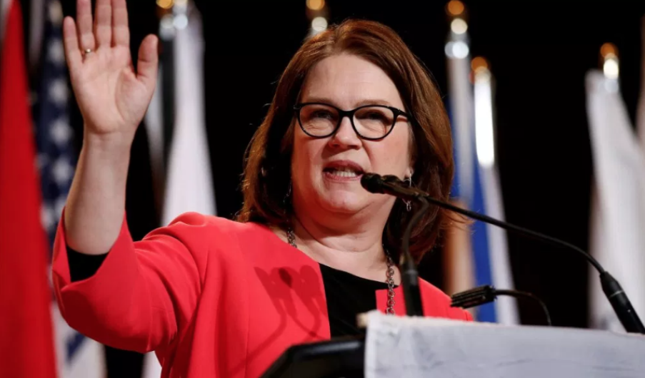 Renuncia ministra del Tesoro candiense por no poder confiar en Trudeau