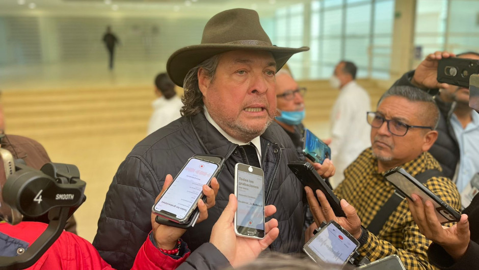 Descarta Gustavo Cárdenas buscar la senaduría