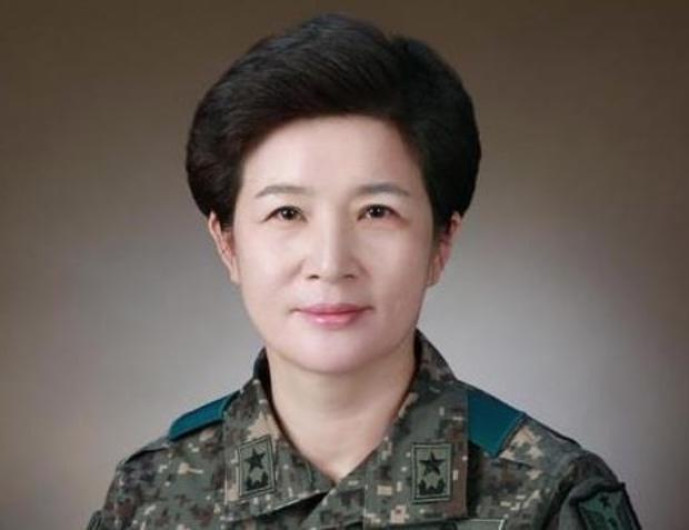 Kang Sun-young, primera generala en Corea del Sur