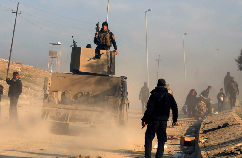 Arrebatan fuerzas iraquíes a ISIS la sede del gobierno regional de Mosul