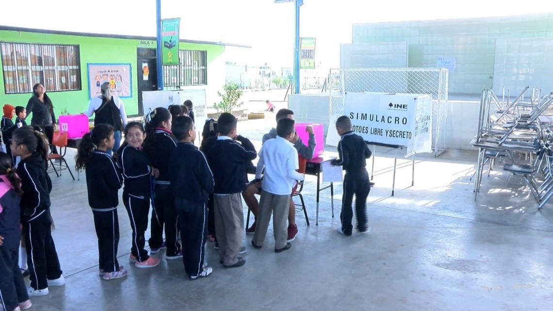 Alumnos de primaria viven experiencia democrática al elegir a 'gobernadores' por un día