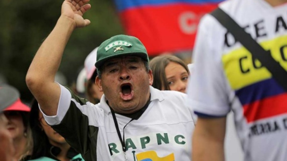 Marchan por la paz en Colombia