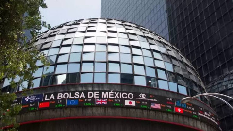BMV opera con pérdidas ante temor de cancelación de la reactivación económica