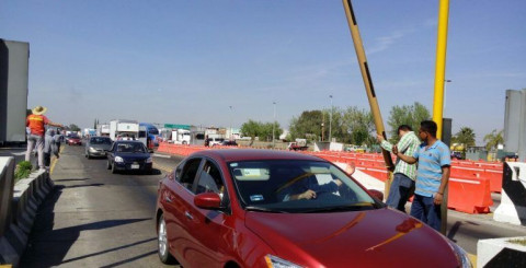 Manifestantes permiten paso libre en caseta de Palmillas en rechazo al 'gasolinazo'