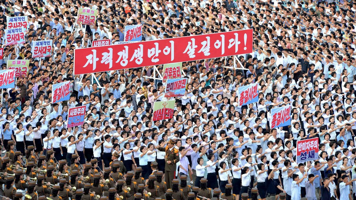 Kim Jong-un armó un gigantesco desfile en Pyonyang 